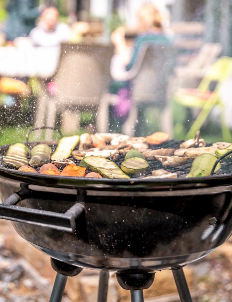 Black metal reusable barbecue